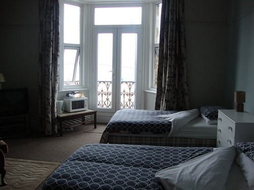 Alpine Guest House มิดเดิลส์บะระ ภายนอก รูปภาพ